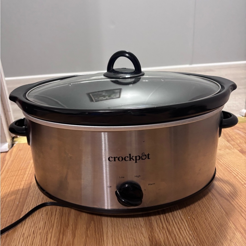 Crock-Pot Stainless Steel Slow Cooker - Black Lid & Handles